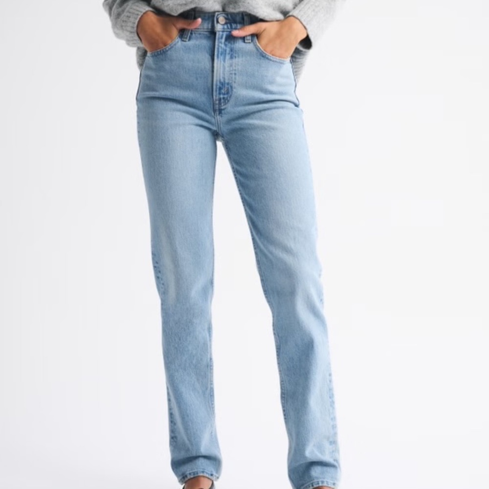 Abercrombie 90’s Straight Ultra High Rise Jeans